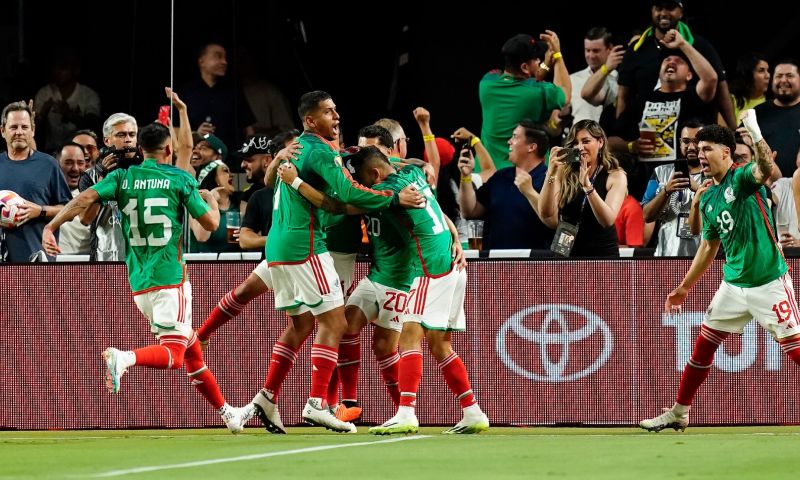 Mexicanen stellen terugkomst bij Ajax en Feyenoord verder uit na bereiken finale