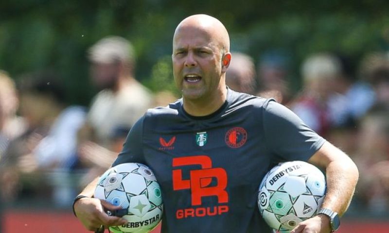 Slot ziet Feyenoord-duo op deur bonzen: 'Die doen het echt uitstekend'