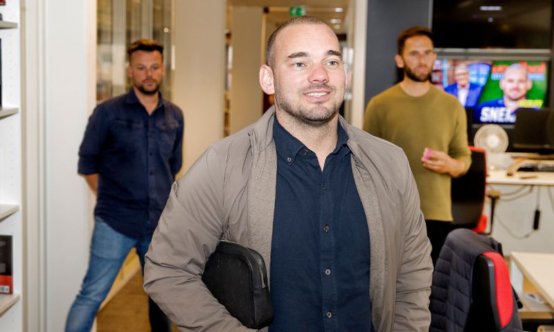 'Mislintat voert gesprekken met Sneijder over functie bij Ajax'