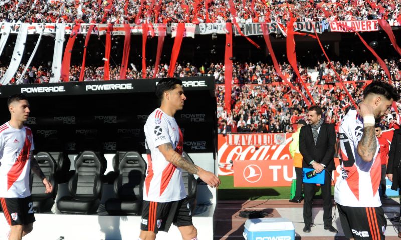 River Plate (zonder Suarez) is Argentijns kampioen