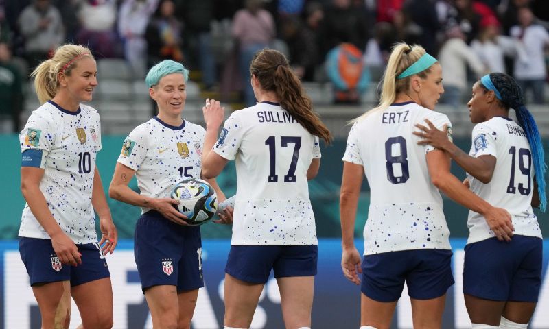 Verenigde Staten geeft het goede voorbeeld en wint eerste duel in poule van Oranje