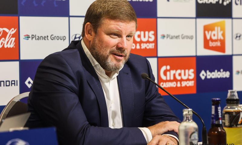 Vanhaezebrouck rekent hardop: ''Min negen, plus vier. Dat is dus min vijf''