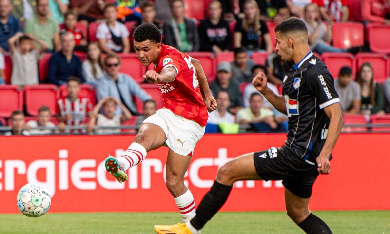 Bosz zet talentvolle linksbuiten (18) op rechtsback bij PSV