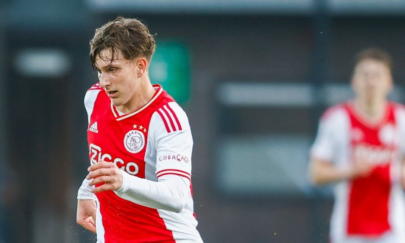 Steijn krijgt positieve signalen: 'Ik voel dat ik dicht tegen eerste team aan zit'