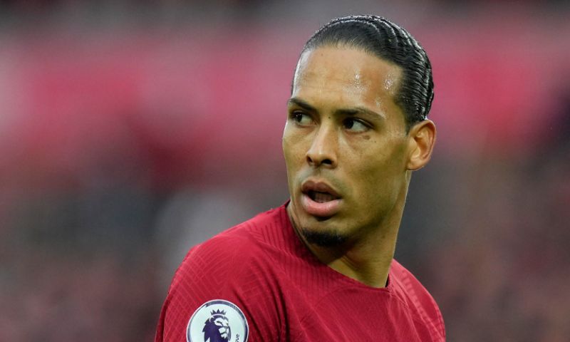 Liverpool benoemt Van Dijk na vijf jaar tot captain: 'Dit is onbeschrijflijk'