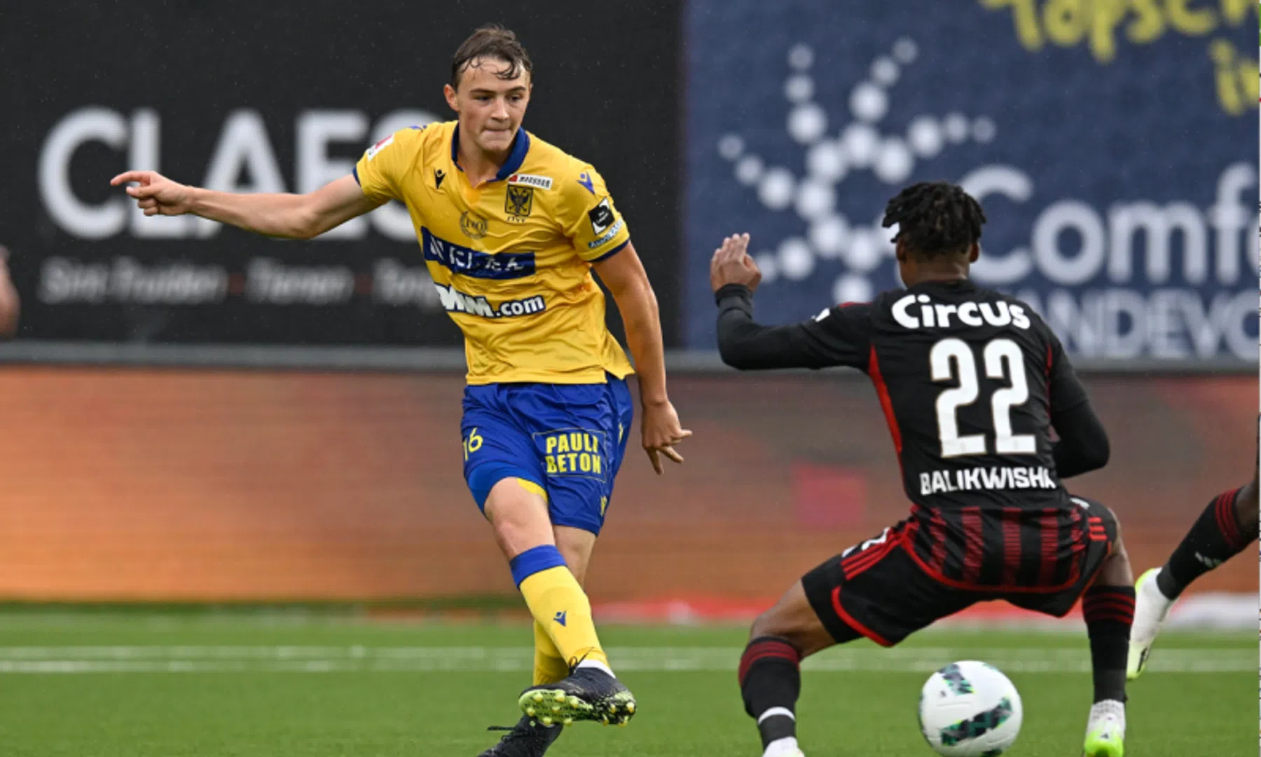 Smets (19) na sterke match namens STVV