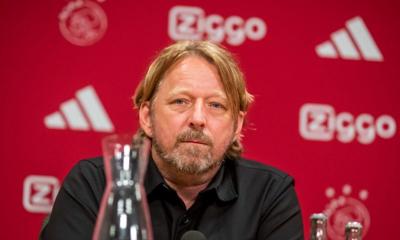 Mislintat wordt tijdens Ajax-aankondiging gespot bij stadion van Dinamo Zagreb