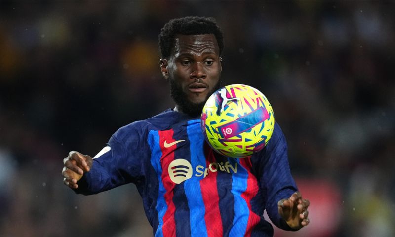 OFFICIEEL: Kessié verlaat Barcelona voor avontuur bij Al Ahli