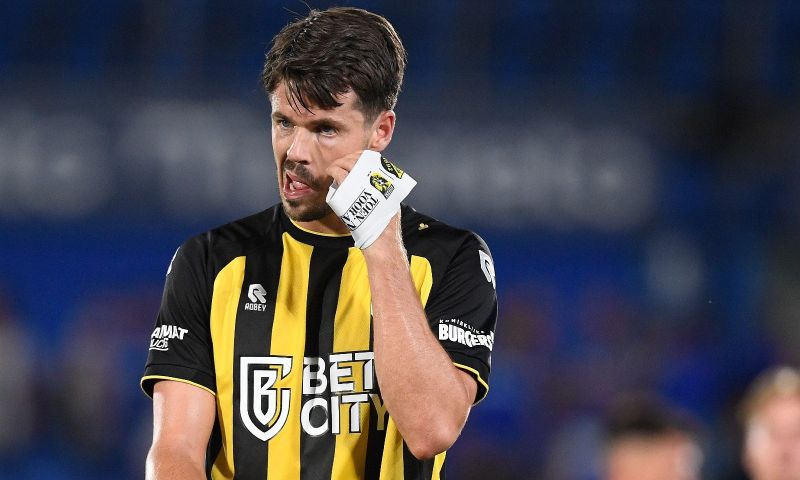 Vitesse mist mogelijk captain Van Ginkel in Volendam door kunstgras: 'Hij bepaalt'