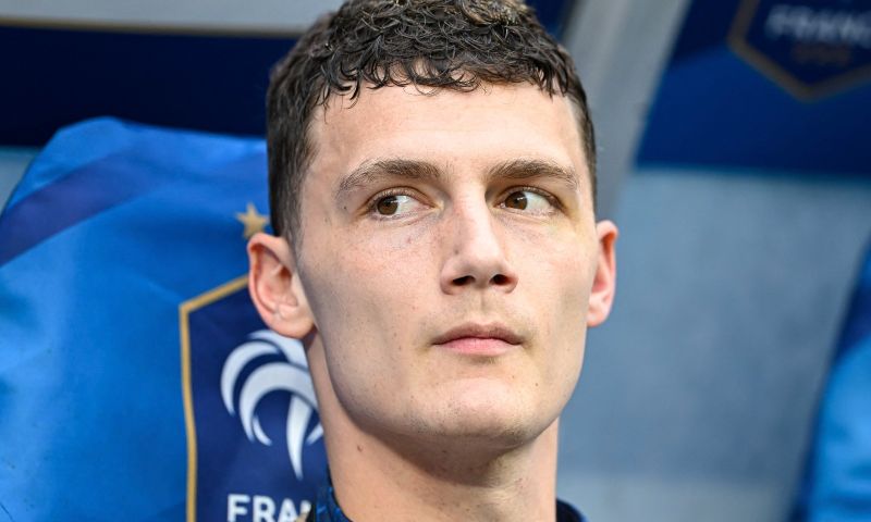 'Bayern veegt eerste bod Man United op verdediger Pavard gedecideerd van tafel'