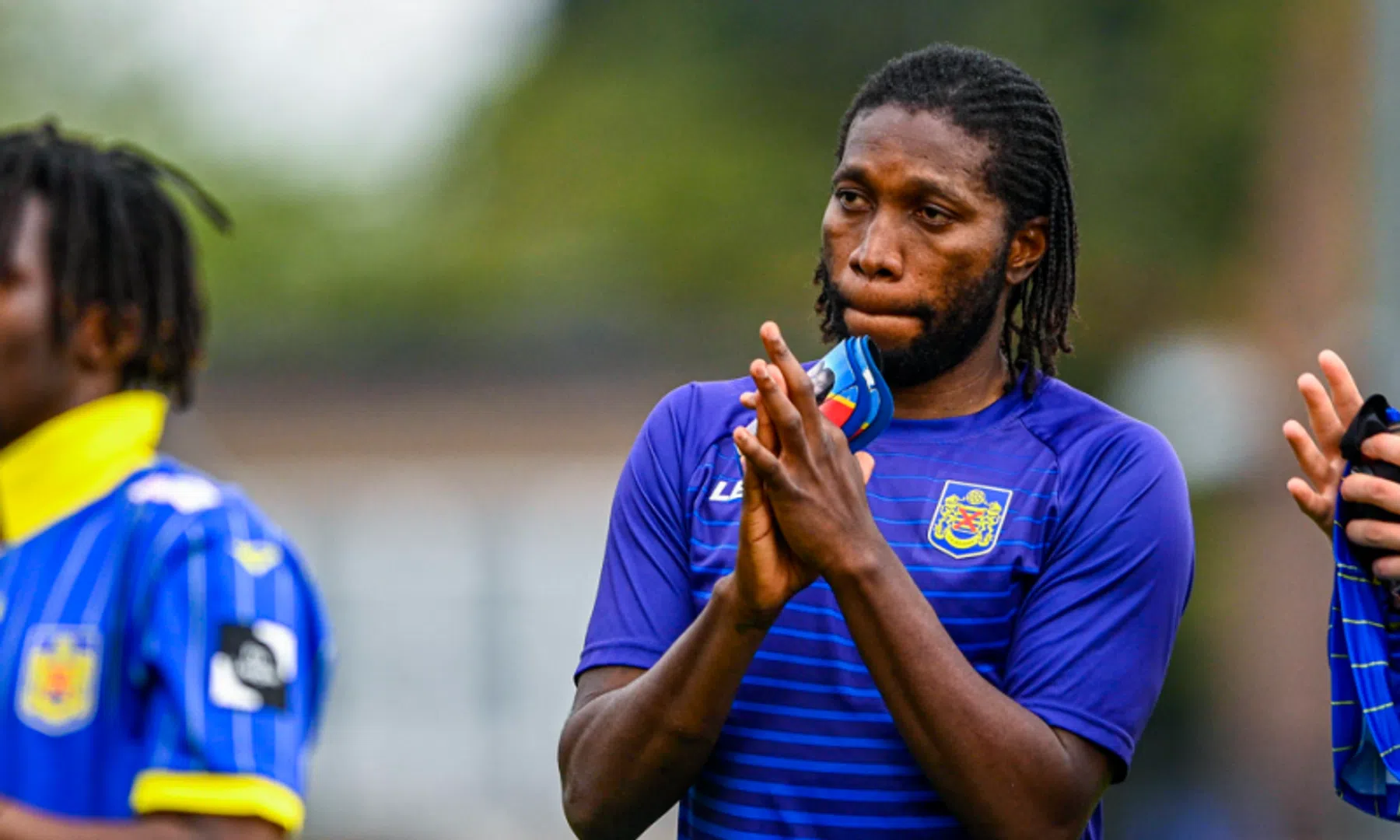 OFFICIEEL: Mbokani (37) verlaat Beveren voor FC Noah