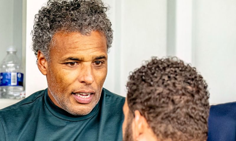 Voormalige NAC-bazen slaan terug naar Van Hooijdonk