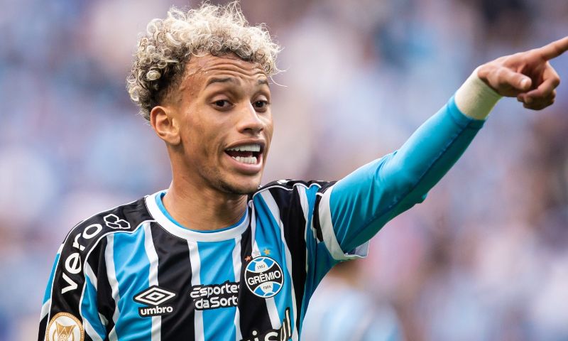 'Feyenoord wil concurreren met Arsenal en zoekt contact met Braziliaans target'