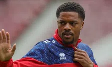 Thumbnail for article: Buitenspel: Akpom hint subtiel op naderende presentatie, spits toont Ajax-shirt