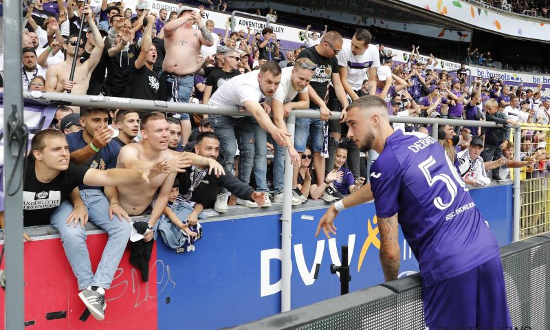 'PSV in de wachtkamer: Debast-transfer hangt af van mogelijke exit'