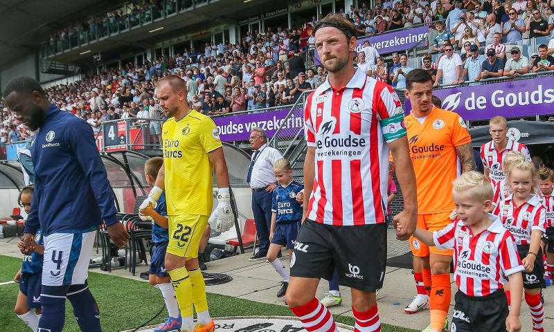 'Ben er doodziek dat Feyenoord nog gelijkmaakt, heb veertig keer op klok gekeken'