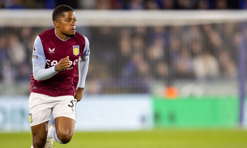 'Aston Villa-speler Leon Bailey na incident aangeklaagd door eigen supporter'