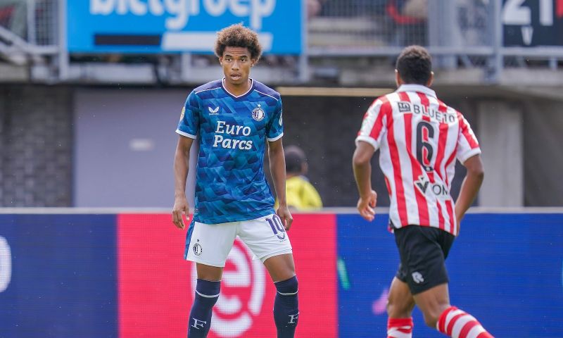 'Bij Feyenoord is niemand een versterking, ik was al verbaasd over Stengs'