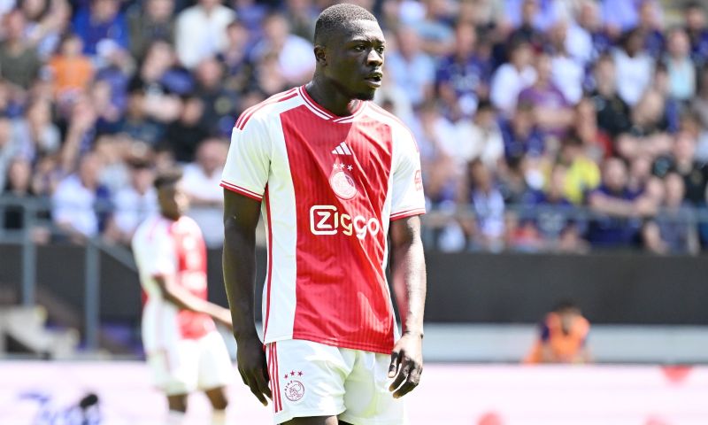 Brobbey kreeg belletje van oud-spits van Ajax: 'Moet veel rustiger worden'