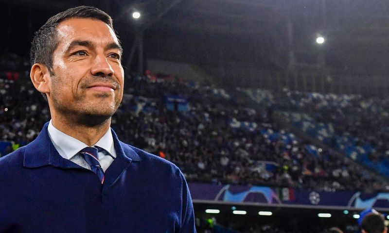 Van Bronckhorst eerlijk: 'Als dat niet zo was, was ik allang gestopt als trainer'