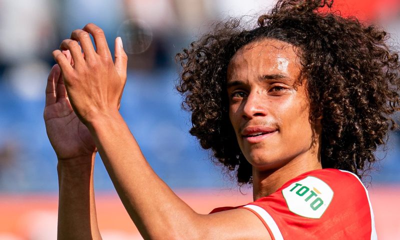 Emotionele Feyenoord-debutant 'dankbaar' voor 'liefste jongen van selectie'