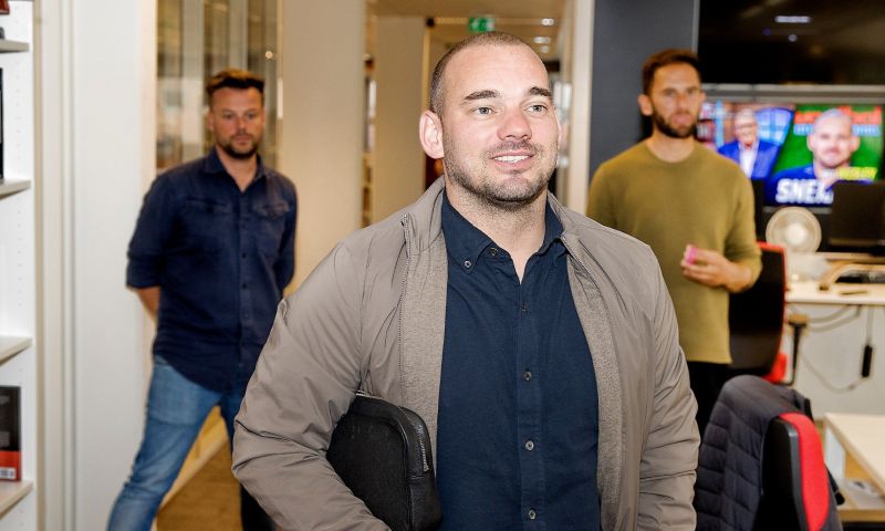 Sneijder geeft hoog op van Mislintat: 'Hij is niet op zoek naar vriendjes'