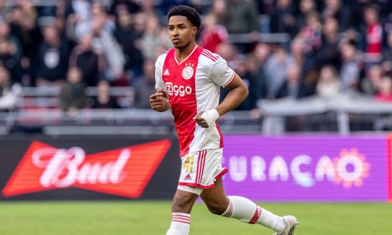 Zaakwaarnemer is niet tevreden met transferbeleid van Ajax: 'Koopclub!'