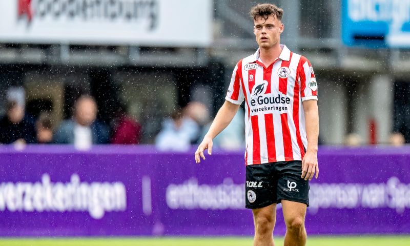 Van Crooij op weg naar de uitgang bij Sparta