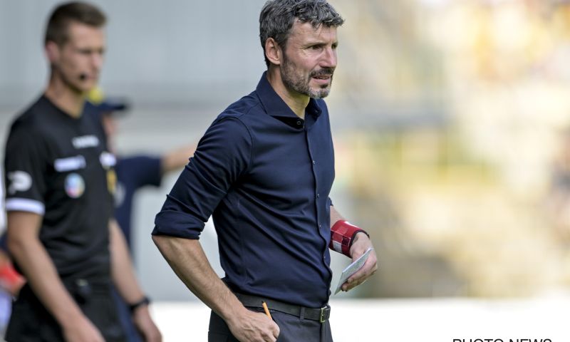 'De spoeling achterin bij Antwerp wordt wel heel erg dun voor coach Van Bommel'