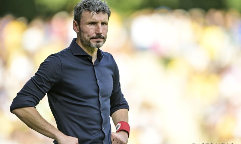 Antwerp-coach Van Bommel: ''Drie fitte verdedigers, dat is niet veel, hè''