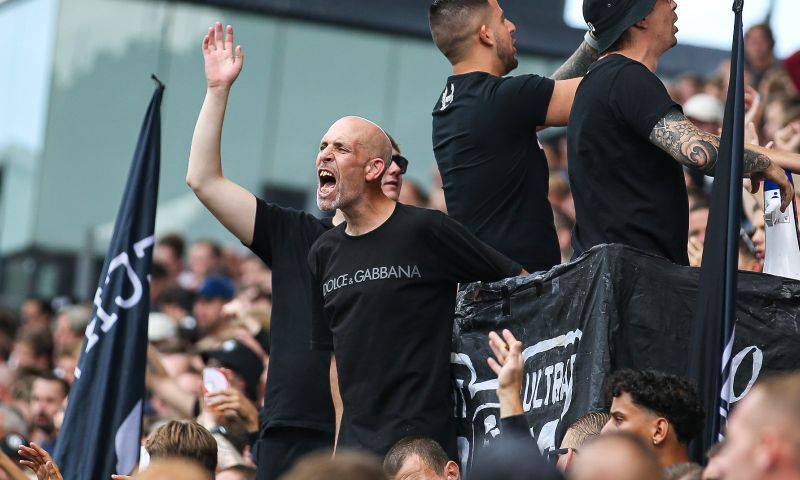 Verziekte sfeer bij FC Utrecht, harde kern laat zich horen: 'Nu Zuidam nog'