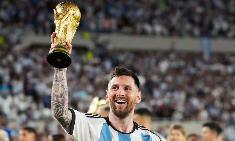 Messi slaat terug naar Van Gaal: 'Irrelevant wat mensen zonder WK-titel zeggen'