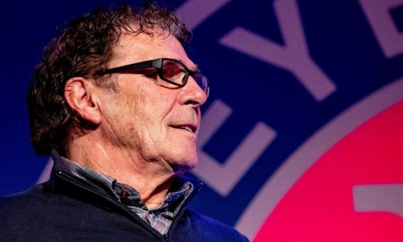 Van Hanegem oppert nog een verdediger bij Oranje: 'Als hij niet in slaap sukkelt'