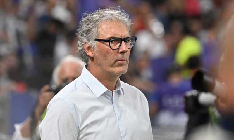 'Olympique Lyon ontslaat Blanc na slechtste seizoensstart in de geschiedenis'