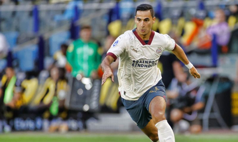 Verbazing door United-interesse in El Ghazi: 'Ten Hag duwt die club ondergang in'