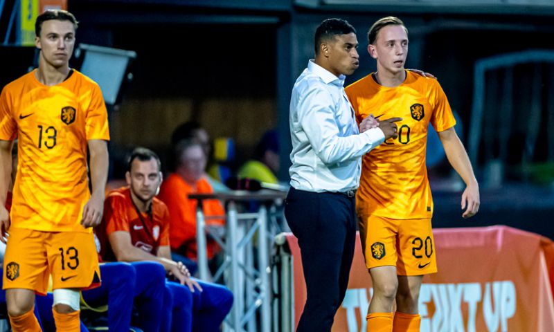 Reiziger verklaart Jong Oranje-selectie: 'Hele moeilijke keuzes moeten maken'