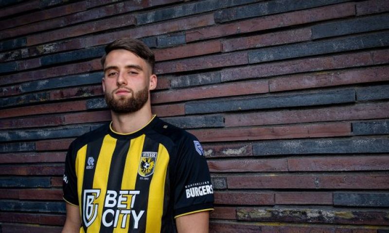 Van afwijzing in supermarkt naar Eredivisie-spits: 'Ik was radeloos'
