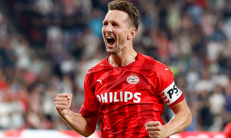 PSV verslaat NEC