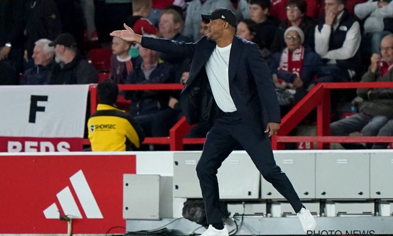 Kompany ontwijkt vraag na afgekeurde goal: “Zelfs de verdediger zei niets”