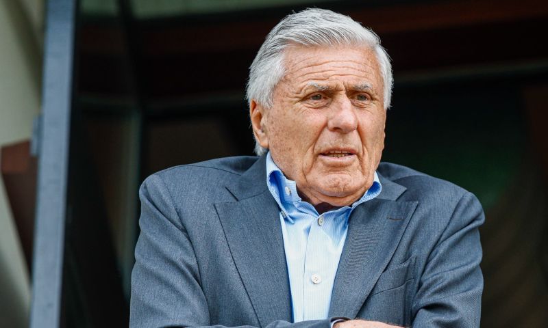 Swart fileert Ajax: 'Ik ben 74 jaar lid, zó slecht heb ik nog nooit meegemaakt'