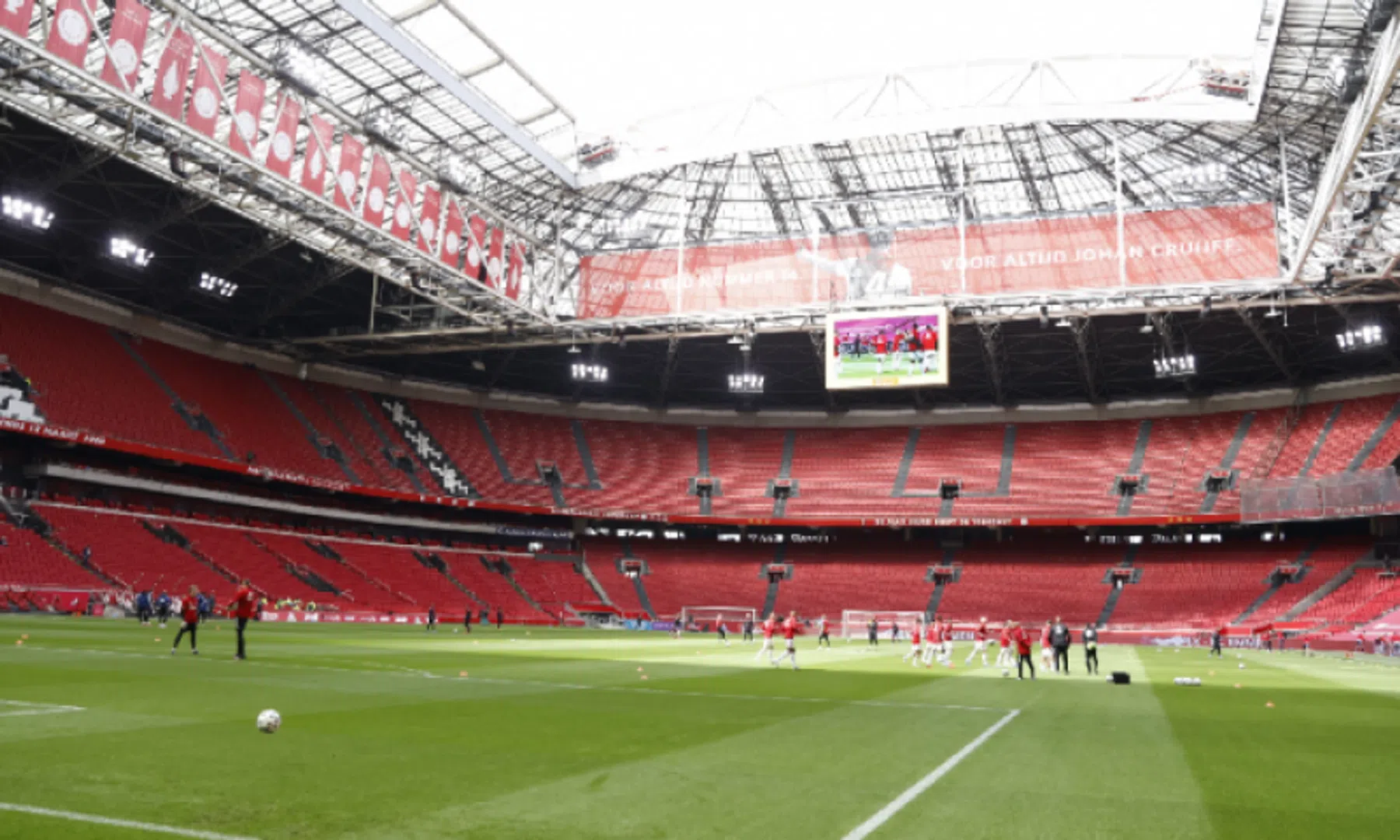 Gevechten supporters Ajax en Marseille