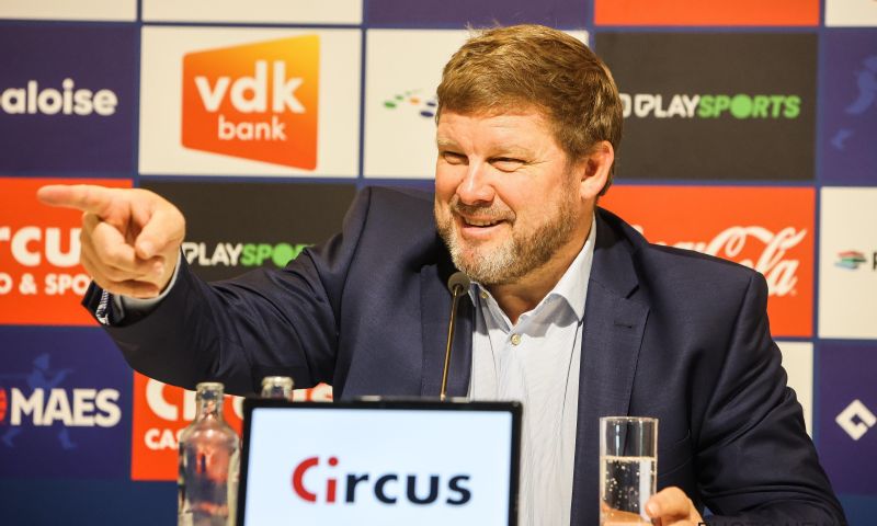 Vanhaezebrouck legt tactiek KAA Gent uit na Antwerp: “Dat is één van redenen”