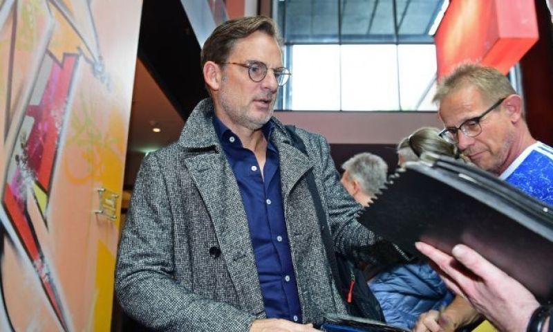 De Boer adviseert rvc Ajax: 'Hij komt nog vaak bij de club en heeft kennis genoeg'