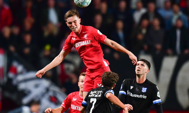 Vlap doet zijn oude club pijn: FC Twente wint in eigen huis van sc Heerenveen
