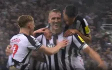 Thumbnail for article: Sensatie in de maak: boomlange Burn kopt ontketend Newcastle op 2-0 tegen PSG 