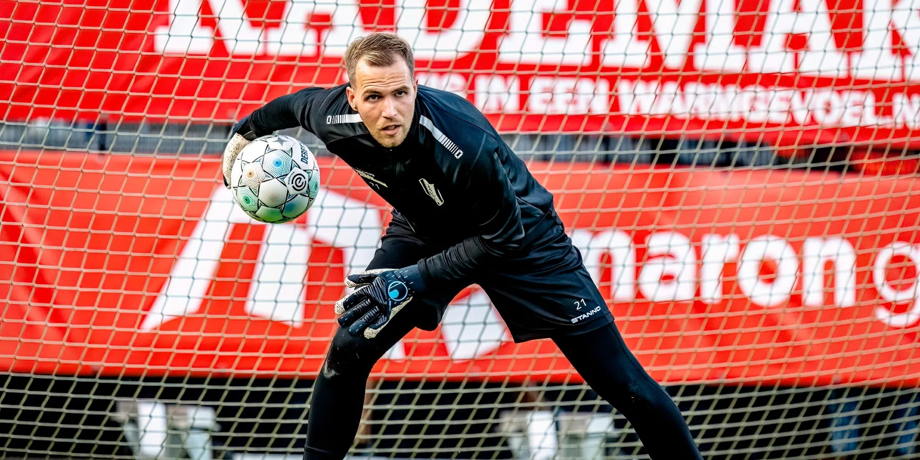 Almere City en RKC tegenover elkaar, mooi gebaar richting Vaessen