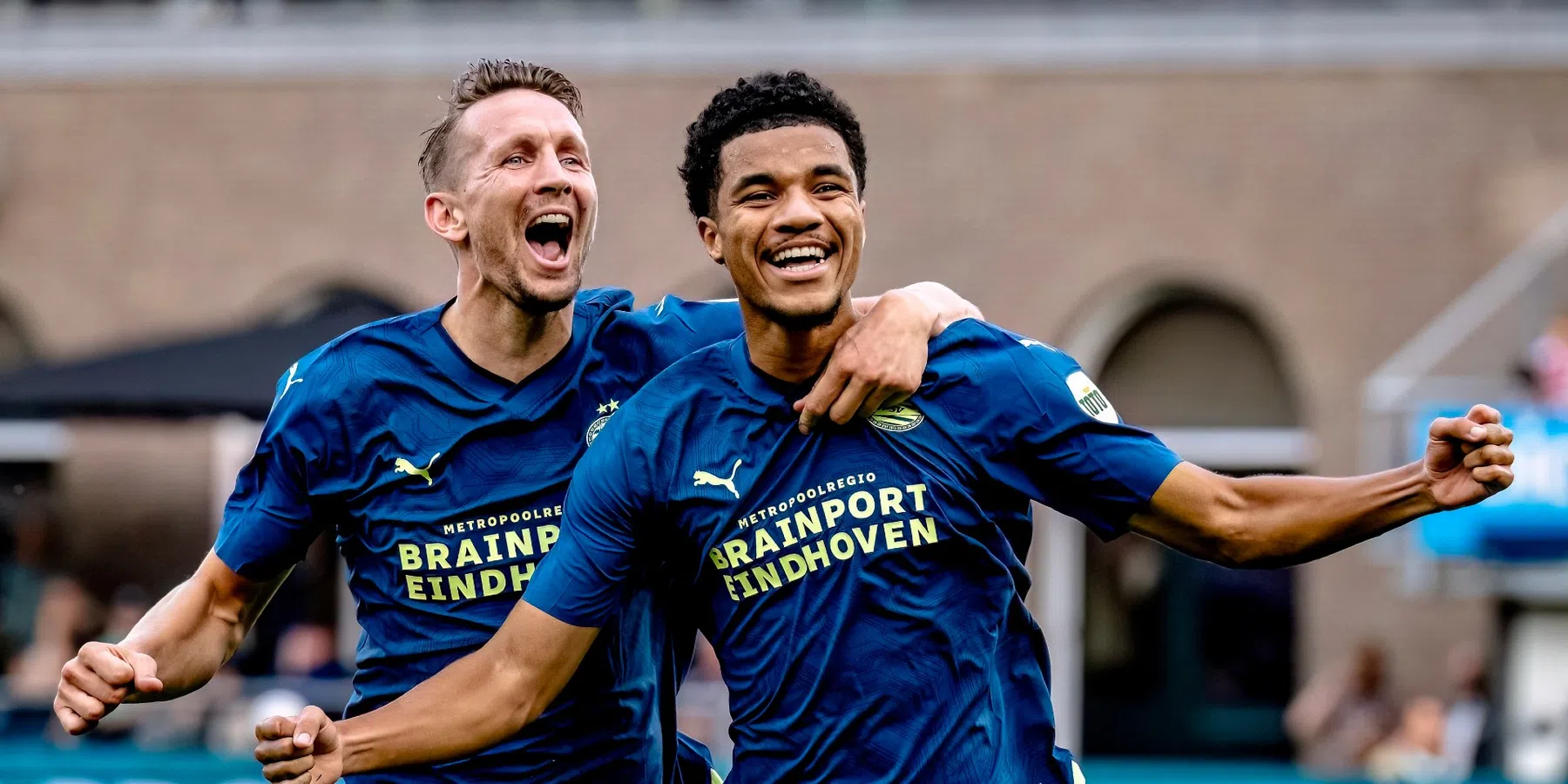 PSV walst in de tweede helft over Sparta heen na uitvalbeurt Lang