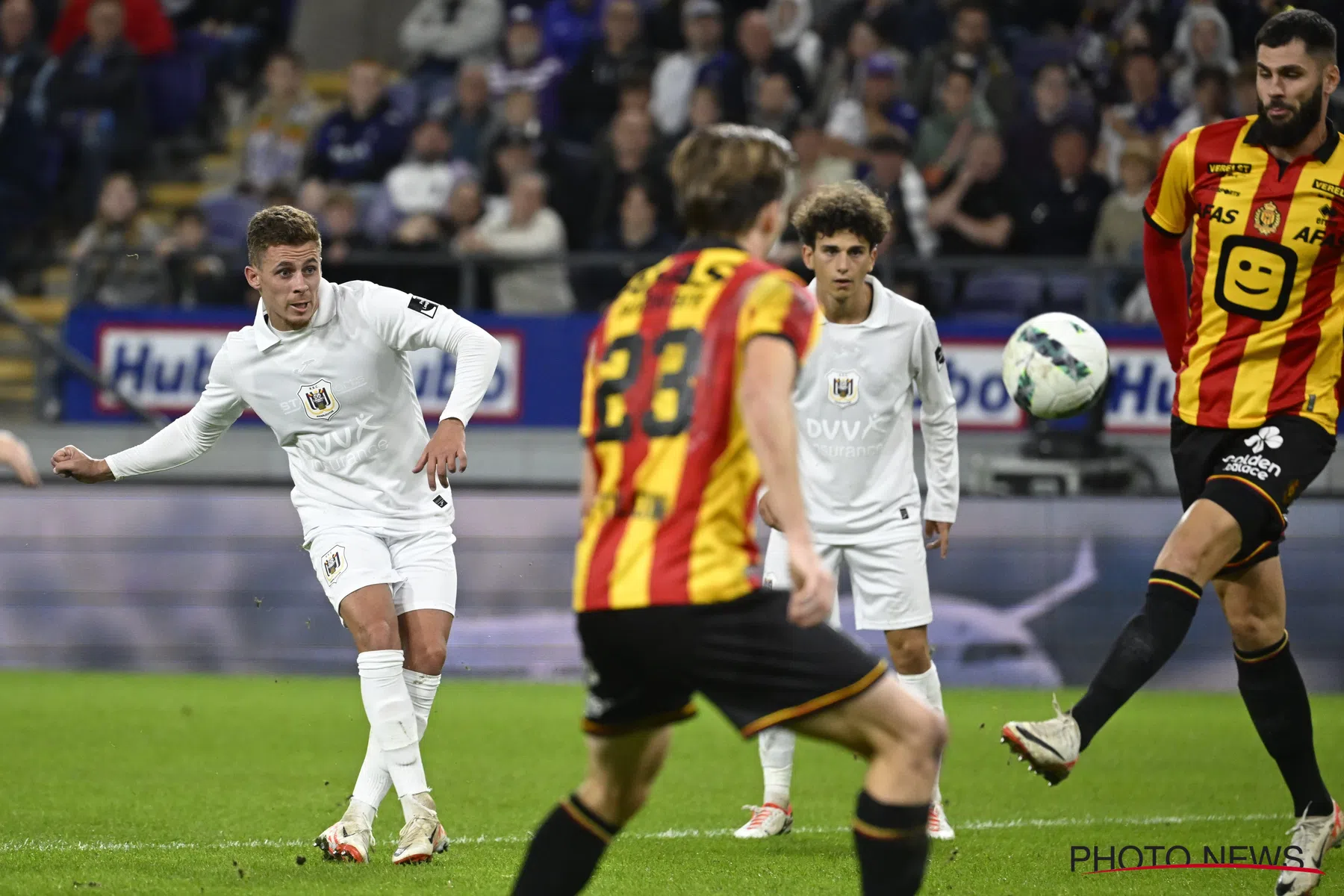 Riemer steekt de loftrompet over Hazard bij Anderlecht