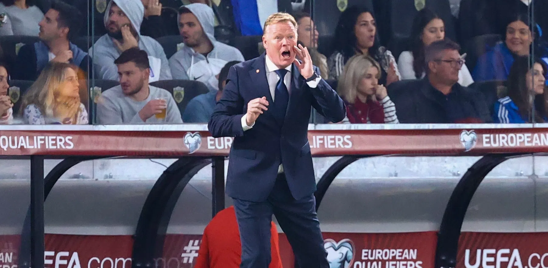 Koeman doet opvallende smeekbede: 'Please, laat er één geboren worden'