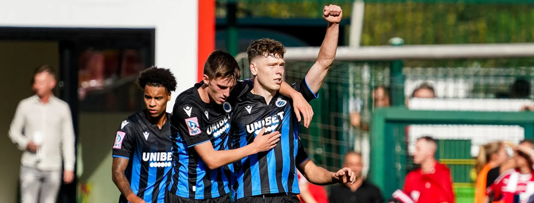 Skov Olsen van Club Brugge, wordt gevolgd door Arsenal